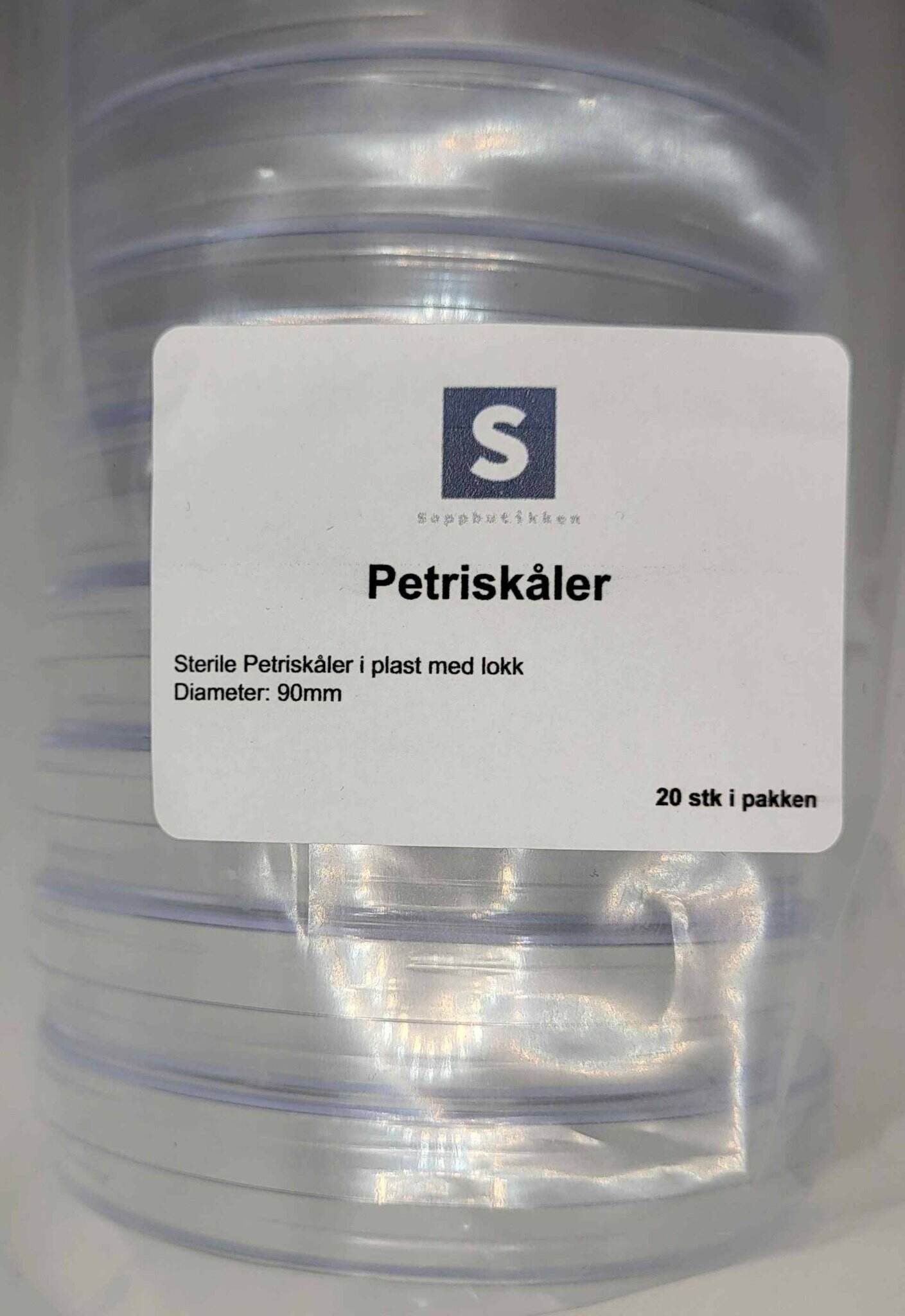 Sterile petriskåler i plast, med lokk. Leveres i pakke med 20 stk.